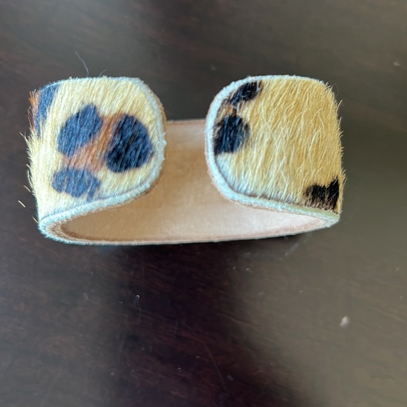 Cheetah cuff - Picture 4 of 4